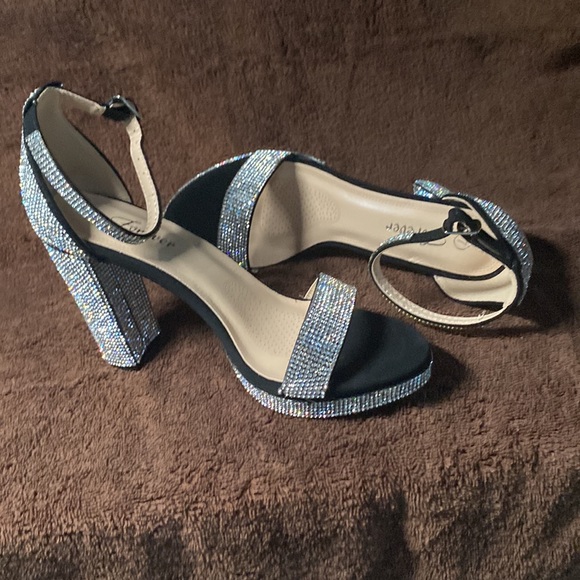 COPY - Shoes - Picture 5 of 7